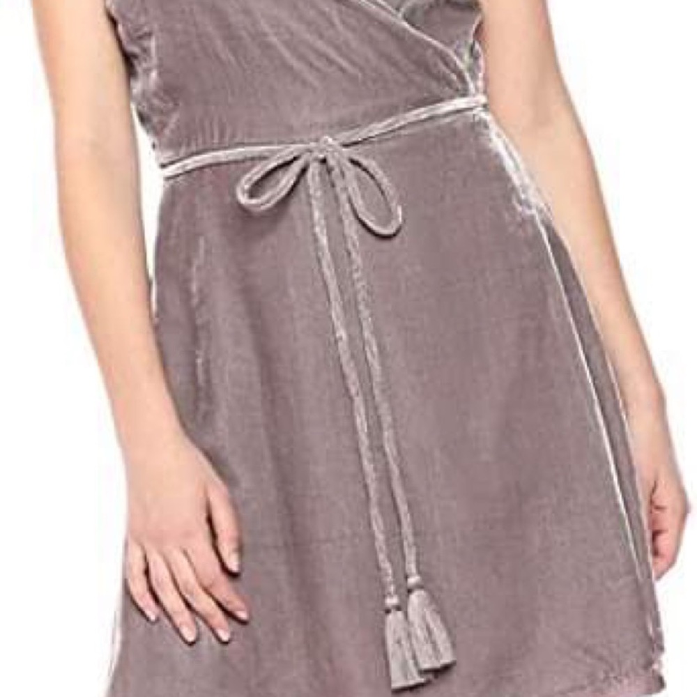 Cup cake and cashmere Velvet Tie to wrap mini dress, adjustable back straps - Picture 3 of 4
